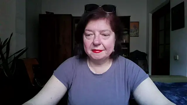 Snapshot of Violet_Pulse chatting on 04.25.26 Violet Pulse online show from 04.25.26