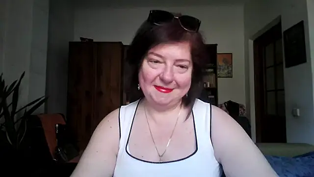 Snapshot of Violet_Pulse chatting on 04.28.26 Violet Pulse online show from 04.28.26