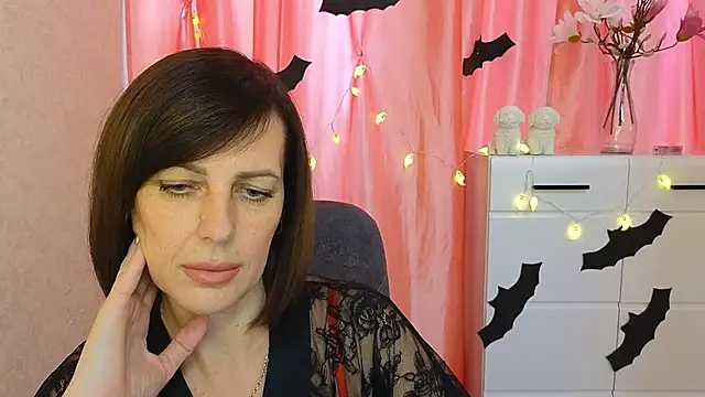 Snapshot of VikaSoul chatting on 10.30.25 VikaSoul online show from 10.30.25