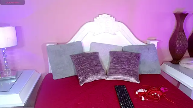  IsabellaRousse online show from 11.20.25