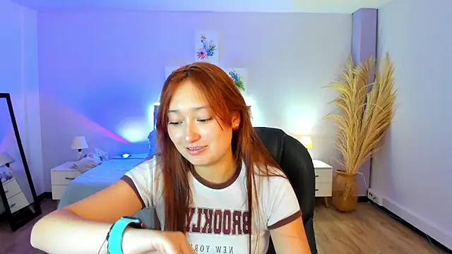 Snapshot of Samara_Hilton_2 chatting on 09.24.25 Samara Hilton 2 online show from 09.24.25