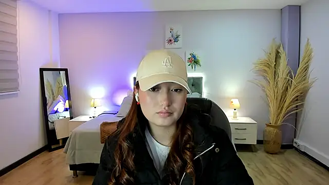 Snapshot of Samara_Hilton_2 chatting on 10.01.25 Samara Hilton 2 online show from 10.01.25