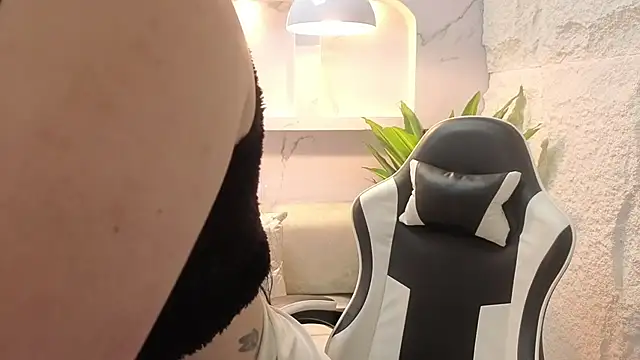 Snapshot of scarlett_smith_tp chatting on 11.20.25 scarlett smith tp online show from 11.20.25