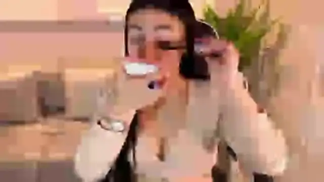 Snapshot of scarlett_smith_tp chatting on 12.18.25 scarlett smith tp online show from 12.18.25