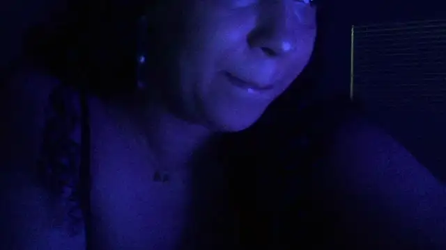 Snapshot of lotuzpetals chatting on 10.10.25 lotuzpetals online show from 10.10.25