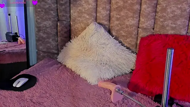 Snapshot of Missdionne_curly chatting on 12.19.25 Missdionne curly online show from 12.19.25