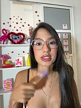 Julieta Duque online show from 02.08.26