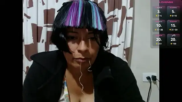Snapshot of Acelinrose chatting on 06.14.26 Acelinrose online show from 06.14.26