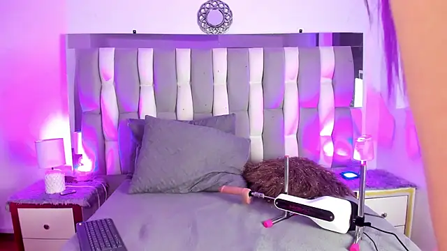 IsaDiiaz online show from 10.25.25