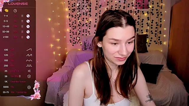 LinaBlossom  online show from 11.22.25