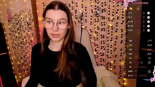 LinaBlossom  online show from 02.28.26