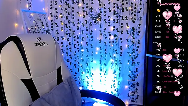 LinaBlossom  online show from 04.09.26