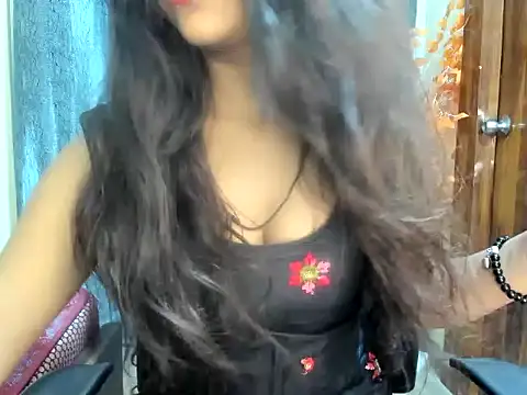 Snapshot of Sweey_Bebo chatting on 10.03.25 Sweey Bebo online show from 10.03.25