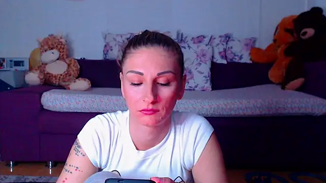 Snapshot of CassieSpell chatting on 04.26.26 CassieSpell online show from 04.26.26
