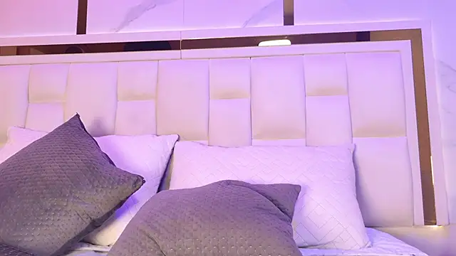 Snapshot of samanthaa_sm chatting on 11.12.25 samanthaa sm online show from 11.12.25