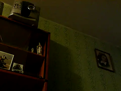 Snapshot of oksiukas chatting on 09.22.25 oksiukas online show from 09.22.25