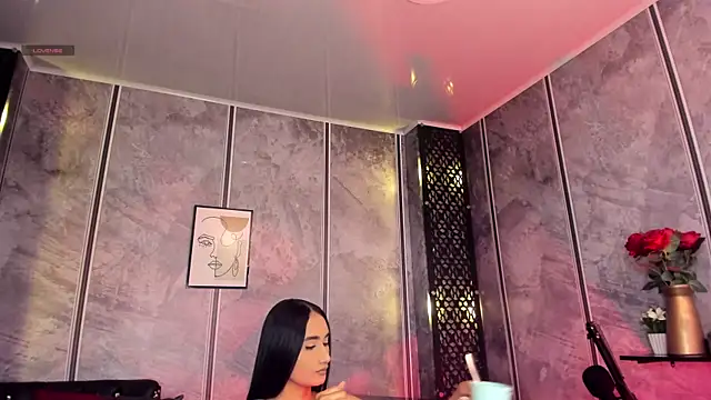 amaraa lewiis online show from 10.10.25