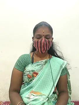 Snapshot of Tamil_Yalini12 chatting on 09.30.25 Tamil Yalini12 online show from 09.30.25