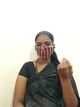 Snapshot of Tamil_Yalini12 chatting on 10.11.25 Tamil Yalini12 online show from 10.11.25