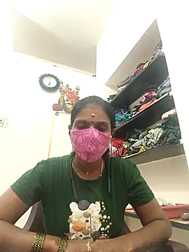 Snapshot of Tamil_Yalini12 chatting on 10.13.25 Tamil Yalini12 online show from 10.13.25