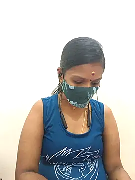 Snapshot of Tamil_Yalini12 chatting on 10.18.25 Tamil Yalini12 online show from 10.18.25