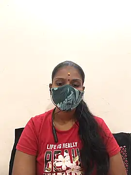 Snapshot of Tamil_Yalini12 chatting on 10.28.25 Tamil Yalini12 online show from 10.28.25