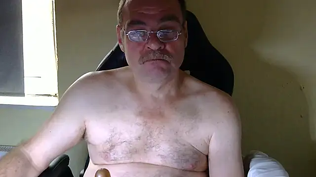 Snapshot of Intimissimo chatting on 10.13.25 Intimissimo online show from 10.13.25