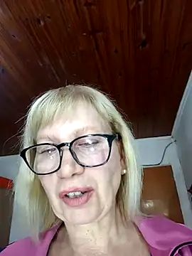 Snapshot of beautifulsexy69_2023 chatting on 09.21.25 beautifulsexy69 2023 online show from 09.21.25