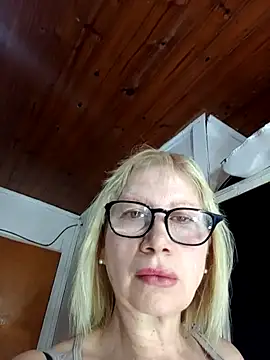 Snapshot of beautifulsexy69_2023 chatting on 09.27.25 beautifulsexy69 2023 online show from 09.27.25