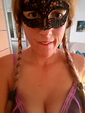 Naughty-Layla online show from 10.04.25