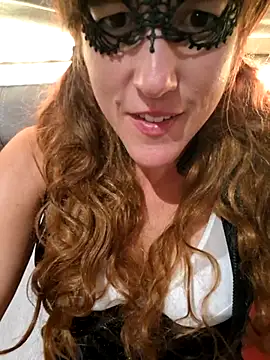 Naughty-Layla online show from 10.06.25