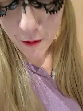 Naughty-Layla online show from 10.20.25