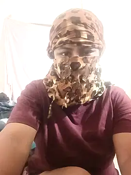 Snapshot of Shazfairy chatting on 10.02.25 Shazfairy online show from 10.02.25