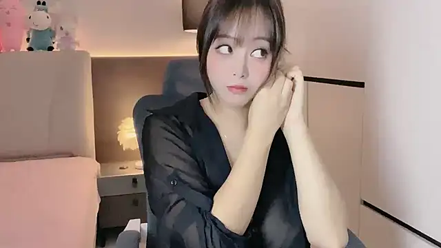 Snapshot of Koo-liy chatting on 10.04.25 Koo-liy online show from 10.04.25