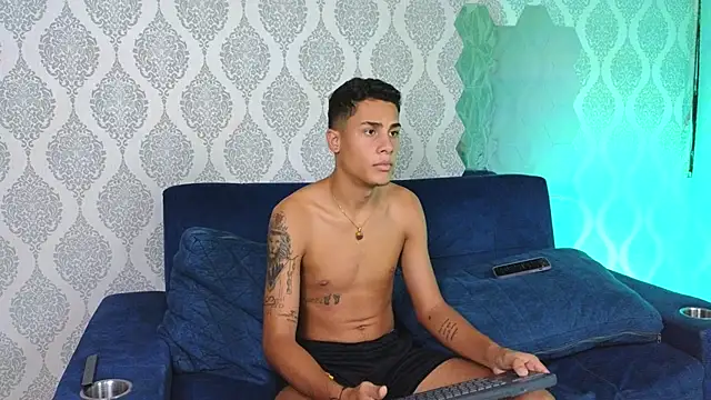 Snapshot of Twink_davidxx chatting on 09.28.25 Twink davidxx online show from 09.28.25