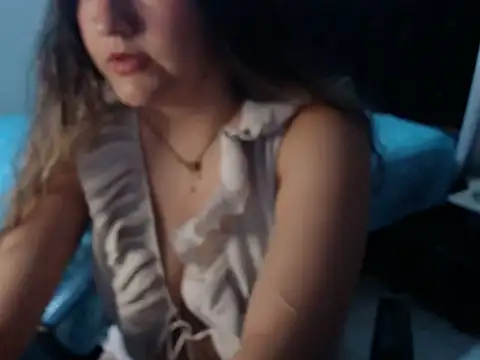 Snapshot of hilarymilky chatting on 10.05.25 hilarymilky online show from 10.05.25