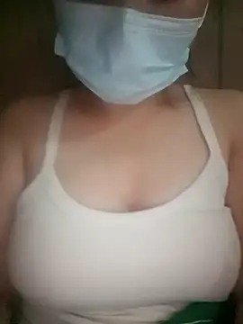 Snapshot of baby-linh001 chatting on 09.21.25 baby-linh001 online show from 09.21.25