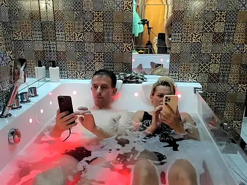 Snapshot of dwarazyM chatting on 09.28.25 dwarazyM online show from 09.28.25