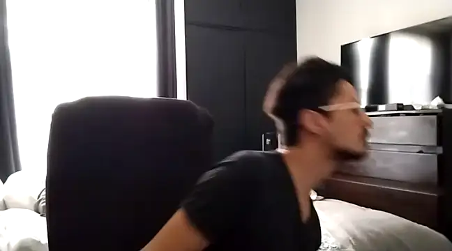 Snapshot of JustBrunox chatting on 03.17.25 JustBrunox online show from 03.17.25