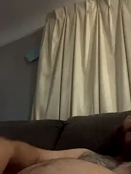 Snapshot of nowandthe chatting on 10.05.25 nowandthe online show from 10.05.25