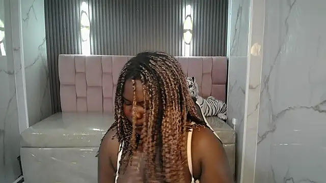 Soffia b online show from 10.11.25