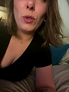 Snapshot of Reine_du_Vice84 chatting on 01.05.26 Reine du Vice84 online show from 01.05.26