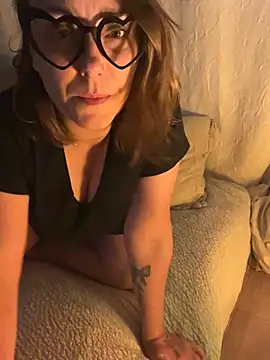 Snapshot of Reine_du_Vice84 chatting on 01.11.26 Reine du Vice84 online show from 01.11.26