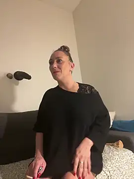 Snapshot of Reine_du_Vice84 chatting on 02.06.26 Reine du Vice84 online show from 02.06.26