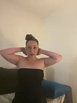 Snapshot of Reine_du_Vice84 chatting on 02.06.26 Reine du Vice84 online show from 02.06.26