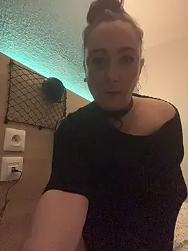 Snapshot of Reine_du_Vice84 chatting on 02.17.26 Reine du Vice84 online show from 02.17.26