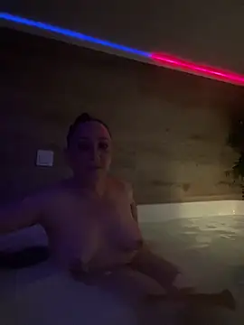 Snapshot of Reine_du_Vice84 chatting on 02.23.26 Reine du Vice84 online show from 02.23.26