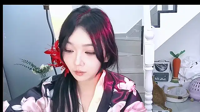 Snapshot of Miao-Maimiao chatting on 12.17.25 Miao-Maimiao online show from 12.17.25