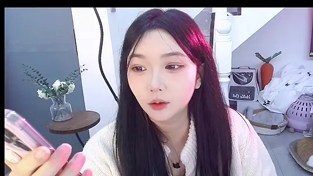 Snapshot of Miao-Maimiao chatting on 12.18.25 Miao-Maimiao online show from 12.18.25