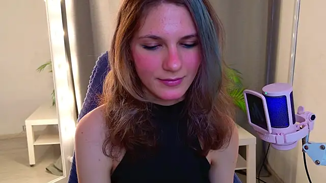 Snapshot of CipherellaFure chatting on 10.14.25 CipherellaFure online show from 10.14.25